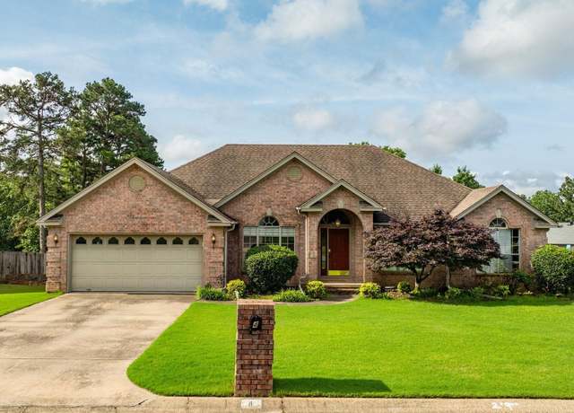 Property at 4 Ouachita Dr, Maumelle, AR 72113, 4 beds, 2 baths