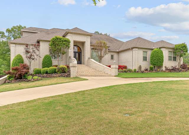 Property at 2323 Summit Oaks Cv, Jonesboro, AR 72404, 7 beds, 6 baths