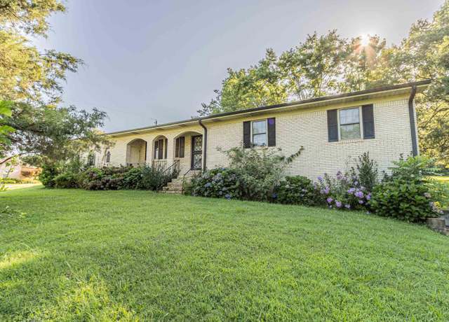 Property at 2101 Wildrose Ln, Paragould, AR, 4 beds, 3 baths