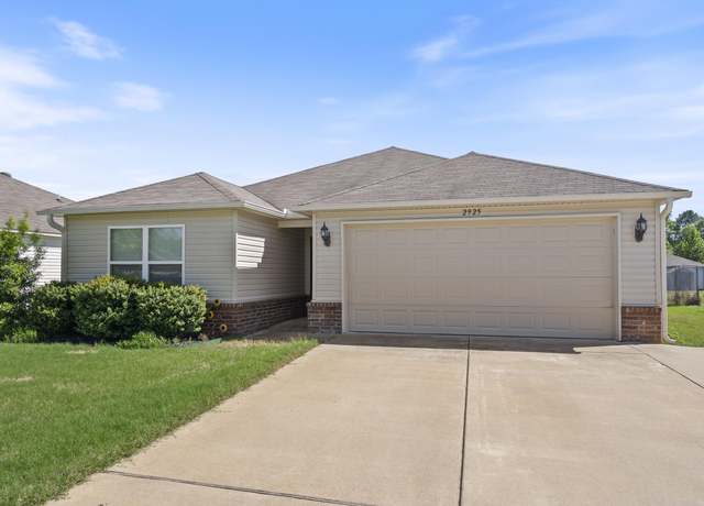 Property at 2925 Alderwood Dr, Conway, AR 72032, 3 beds, 2 baths