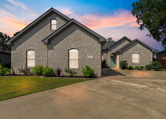 Property at 2707 Johnswood Village Dr, Bryant, AR 72022, 3 beds, 2.5 baths
