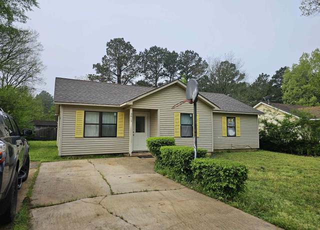 Property at 2015 W Ave E, Hope, AR 71801, 3 beds, 1 bath