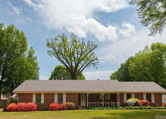 Property at 20 Hallous St, Conway, AR 72032, 3 beds, 2 baths