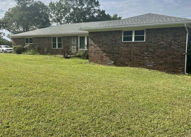 Property at 1694 Amity Rd, Hot Springs, AR 71913, 3 beds, 2 baths