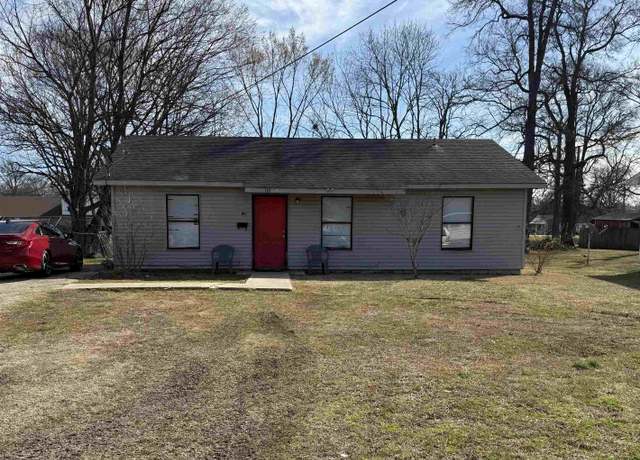 Property at 110 S Adams Ave, Mcgehee, AR 71654, 3 beds, 2 baths