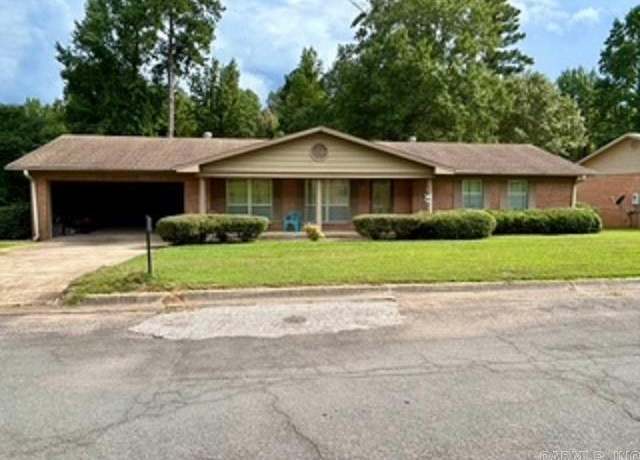 Property at 1345 Peppertree, Camden, AR 71701, 3 beds, 2 baths