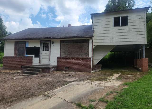 Property at 133 Spruce St, Helena, AR 72342, 3 beds, 2 baths