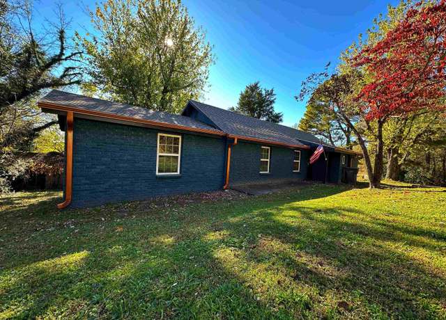 Property at 40 N Main St, Batesville, AR 72501, 2 beds, 2 baths