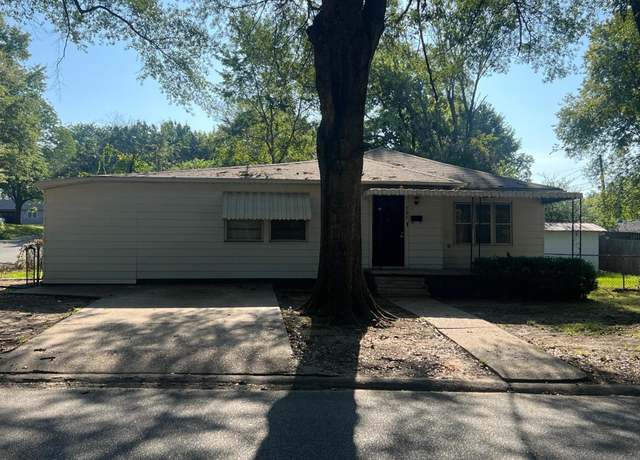 Property at 707 Sunset Dr, Benton, AR 72015, 4 beds, 2 baths