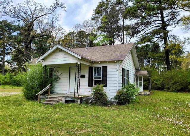 Property at 755 Ash St, Prescott, AR 71857, 2 beds, 1 bath