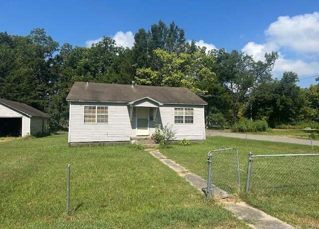 Property at 604 Frank T Bunton St, Lonoke, AR 72086, 3 beds, 1 bath