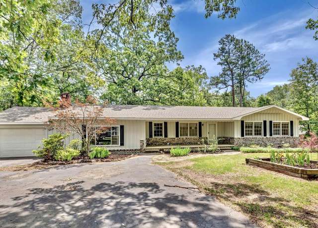 Property at 1300 So Eve St, Mena, AR 71953, 6 beds, 3 baths