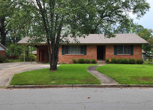 Property at 23 Southwood, Pine Bluff, AR 71603, 4 beds, 2 baths