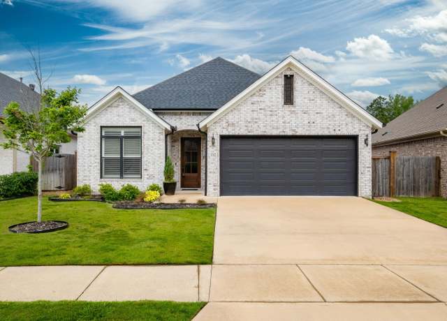 Property at 112 Rosemary Way, Little Rock, AR 72223, 3 beds, 2 baths
