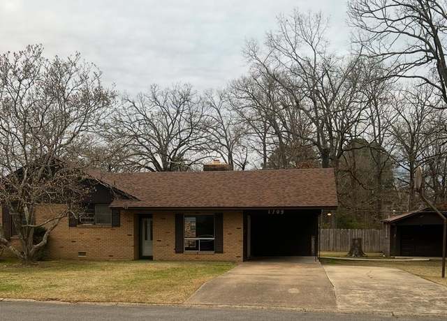 Property at 1209 Oak Ave, Crossett, AR 71635, 3 beds, 1.5 baths