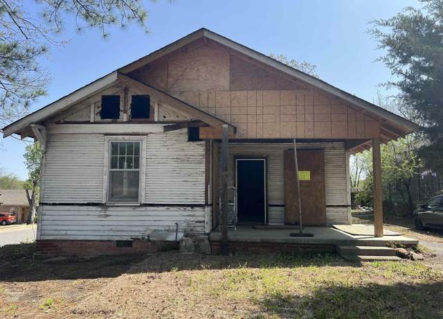 Property at 903 S Oak St, Little Rock, AR 72204, 3 beds, 1.5 baths