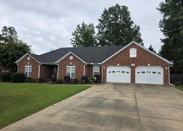 Property at 5201 S 27 Th, Paragould, AR 72450, 3 beds, 2.5 baths