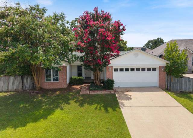 Property at 3 Park Ridge Dr, Maumelle, AR 72113, 3 beds, 2 baths