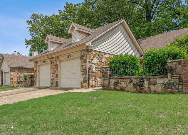Property at 1302 Oak Mdw, Jonesboro, AR 72401, 2 beds, 1.5 baths