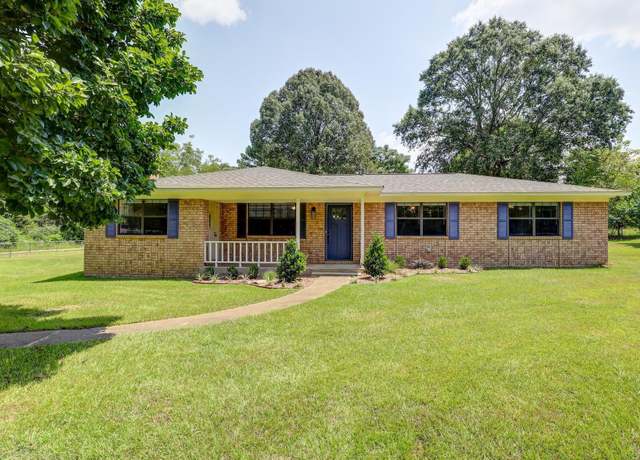 Property at 1801 S Spruce, Texarkana, TX 75501, 3 beds, 2 baths