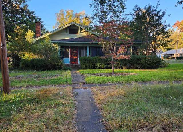 Property at 926 E Park Ave, West Helena, AR 72390, 3 beds, 2 baths