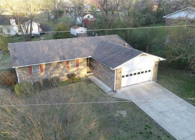 Property at 209 Gladstone St, Hot Springs, AR 71913, 3 beds, 2 baths