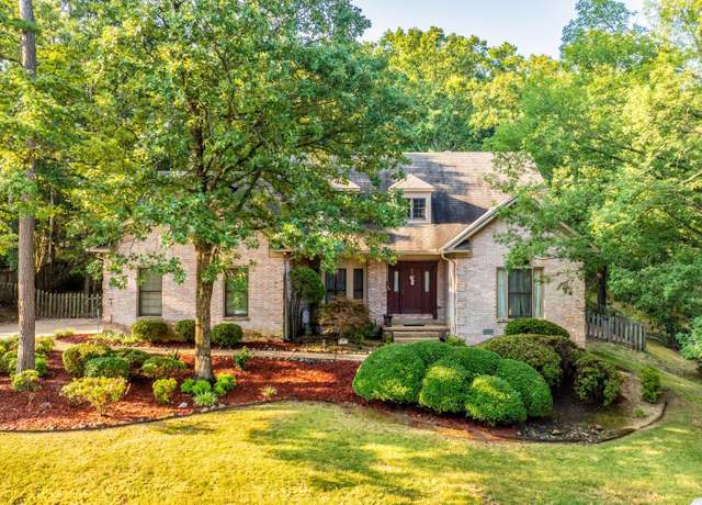 Property at 193 Pebble Beach Dr, Little Rock, AR 72212, 5 beds, 4.5 baths