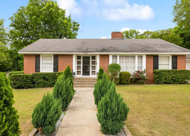 Property at 2020 Fair Park Blvd, Little Rock, AR 72204, 3 beds, 2.5 baths