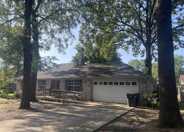 Property at 9 Fair Oaks, Conway, AR 72034, 3 beds, 2 baths