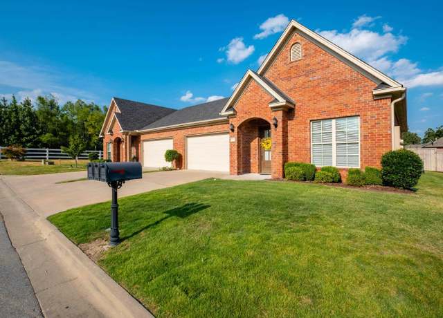 Property at 426 Valley Ranch Cir, Little Rock, AR 72223, 2 beds, 2 baths