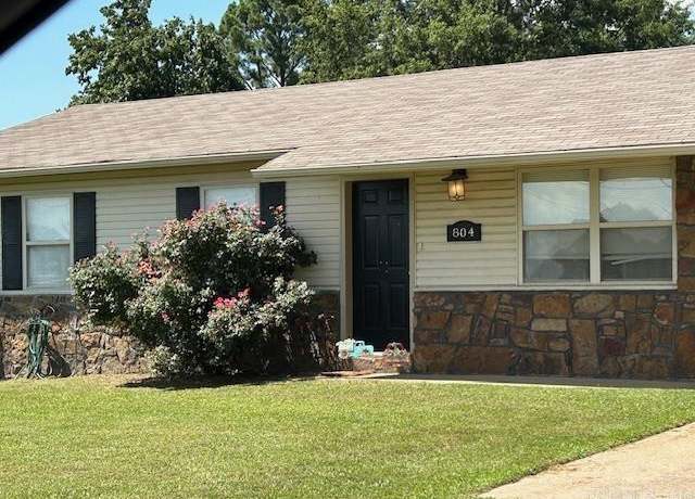 Property at 804 Pisgah Rd, Pottsville, AR 72858, 3 beds, 1.5 baths