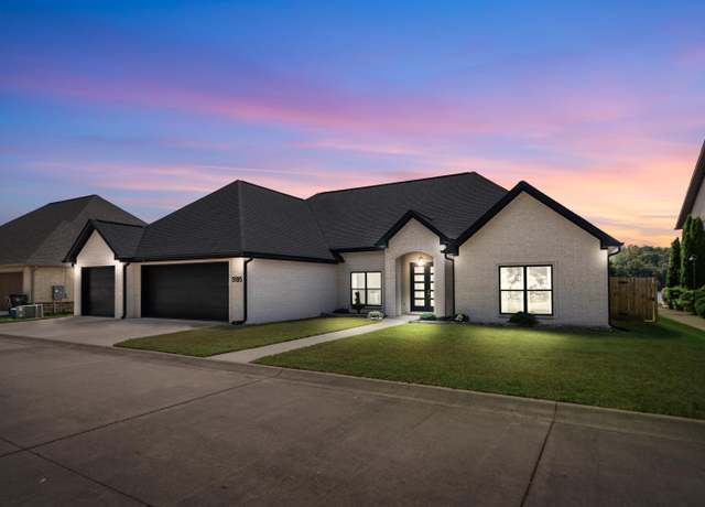 Property at 5195 Albert Pike Rd, Hot Springs, AR 71913, 4 beds, 2.5 baths