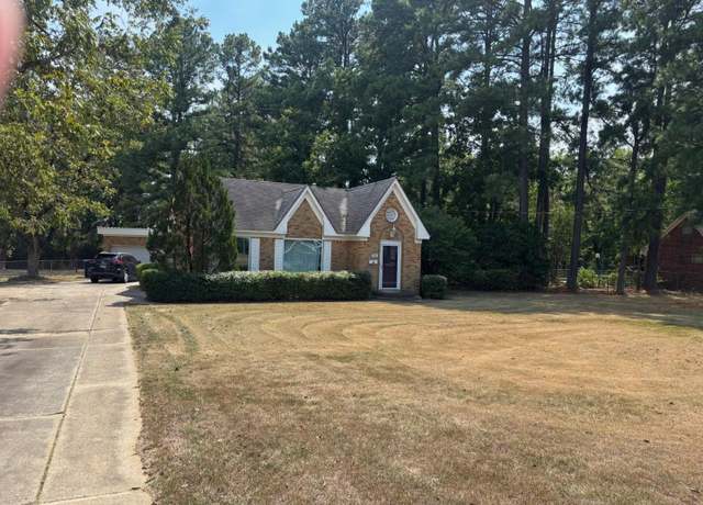 Property at 305 Fairview Rd, Camden, AR 71701, 3 beds, 2 baths