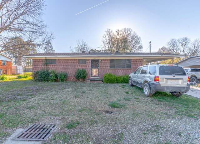 Property at 203 Tech St, Paragould, AR 72450, 3 beds, 1 bath