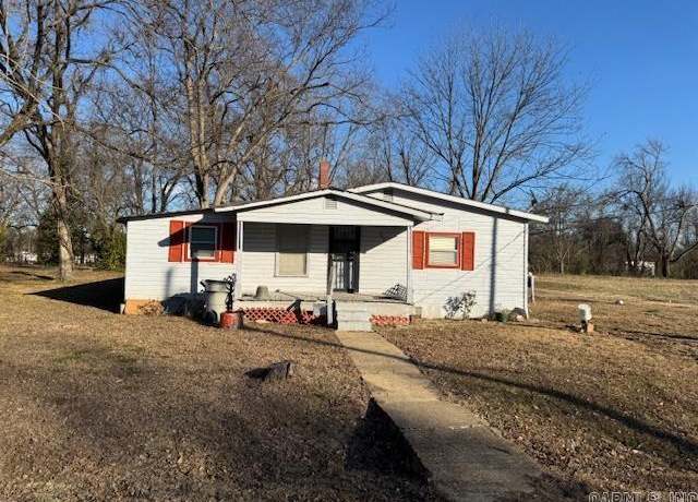Property at 340 Olive St, Marianna, AR 72360, 3 beds, 2 baths