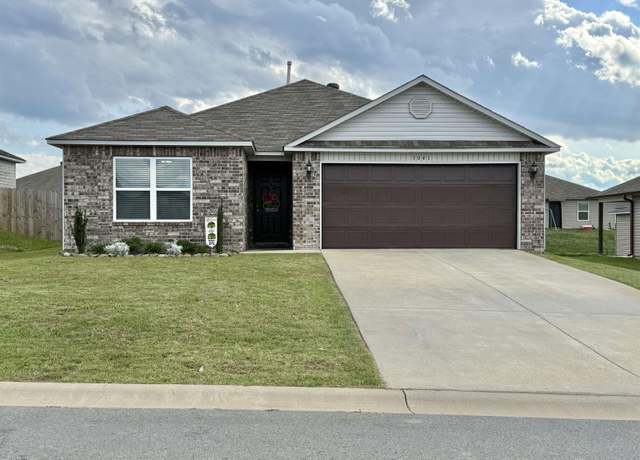 Property at 3041 Emerald Park Trl, Bauxite, AR 72011, 3 beds, 2 baths