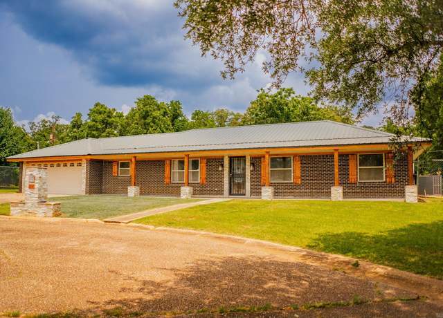 Property at 114 Roy Cir, Monticello, AR 71655, 3 beds, 2 baths