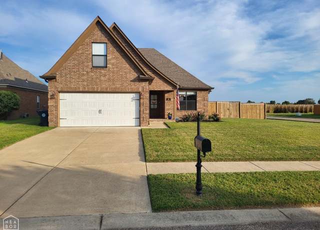 Property at 811 Crittenden Blvd, Marion, AR 72364, 4 beds, 2 baths