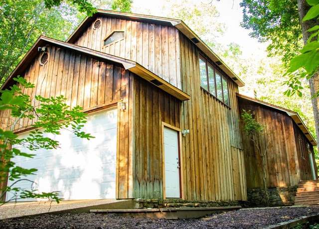 Property at 5121 Copper Creek Ln, Little Rock, AR 72223, 3 beds, 2.5 baths