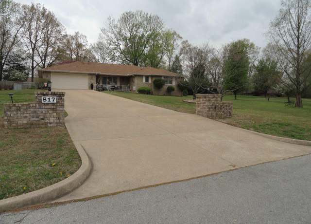 Property at 817 Northpointe Dr, Mountain Home, AR 72653, 3 beds, 2.5 baths