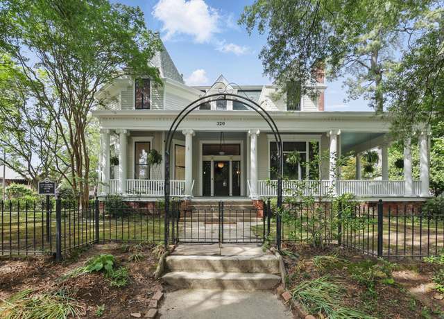 Property at 320 W 18th St, Little Rock, AR 72206, 4 beds, 4.5 baths