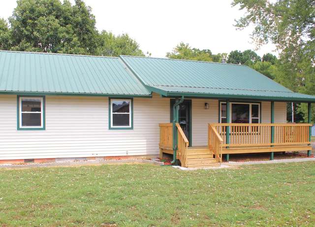 Property at 5 Walnut St, Quitman, AR 72131, 4 beds, 2 baths