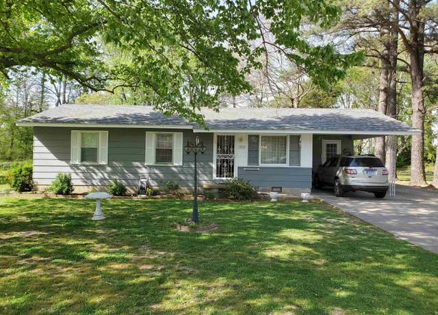 Property at 792 E Miller St, Piggott, AR 72454, 3 beds, 1 bath