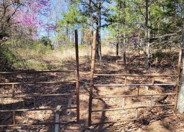 Property at 102 Pumpkin Center Road Rd, Clinton, AR 72031