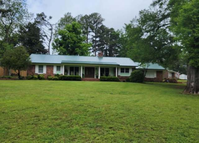 Property at 105 Sue Ann Dr, Forrest City, AR 72335, 3 beds, 2 baths