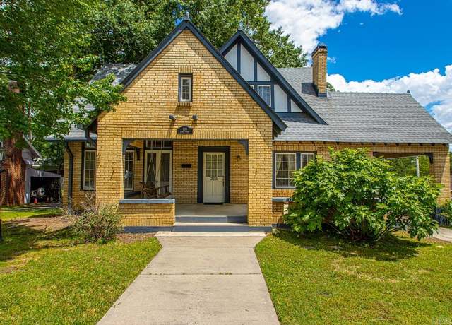 Property at 305 N East St, Benton, AR 72015, 4 beds, 2 baths