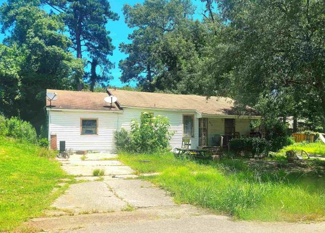 Property at 516 N Parkway St, El Dorado, AR 71730, 3 beds, 1 bath