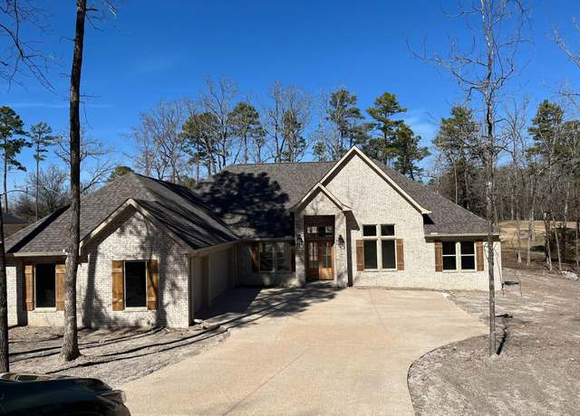 Property at 15 Loyola Dr, Hot Springs Village, AR 71909, 3 beds, 2.5 baths