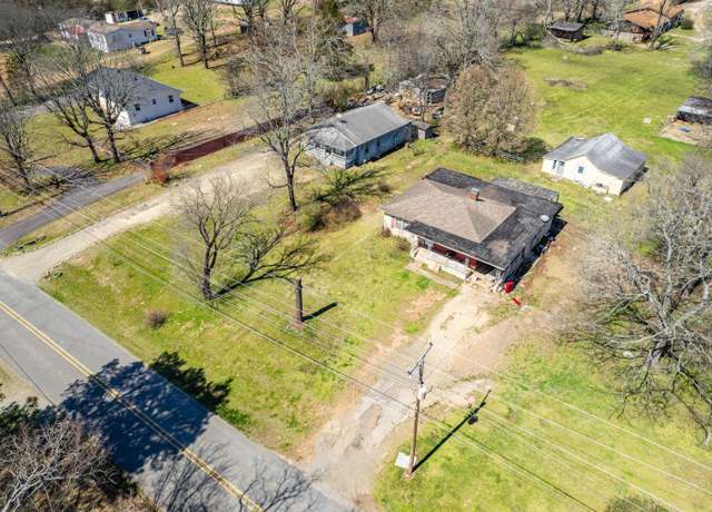 Property at 2747 Spring St, Hot Springs, AR 71901, 3 beds, 1 bath