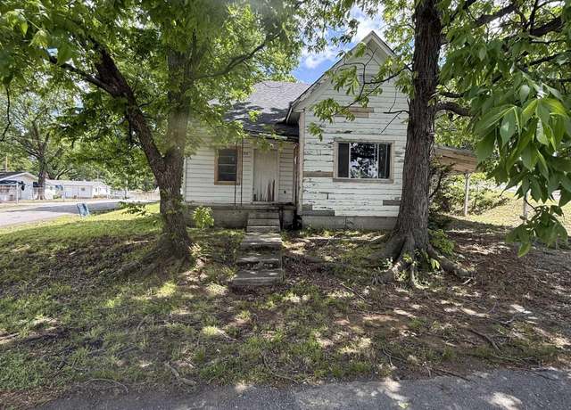 Property at 1220 Gum St, North Little Rock, AR 72114, 2 beds, 1 bath